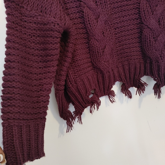 She + Sky Distressed Cable Knit Sweater Size OS - Picture 6 of 12